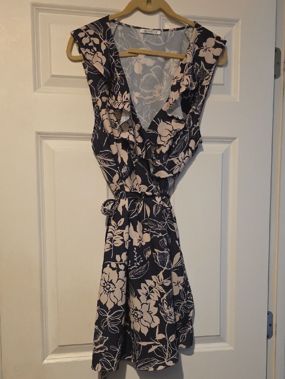 Cupshe Brown and Cream Floral Dress